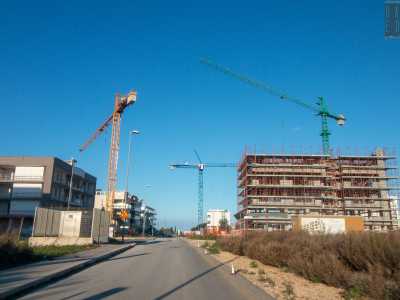 La strada divide il �comparto 1�, alla nostra sinistra, dal �2�, alla nostra destra